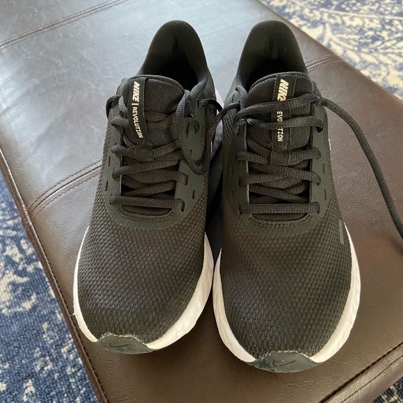 Nike Revolution Sneakers - Picture 5 of 7